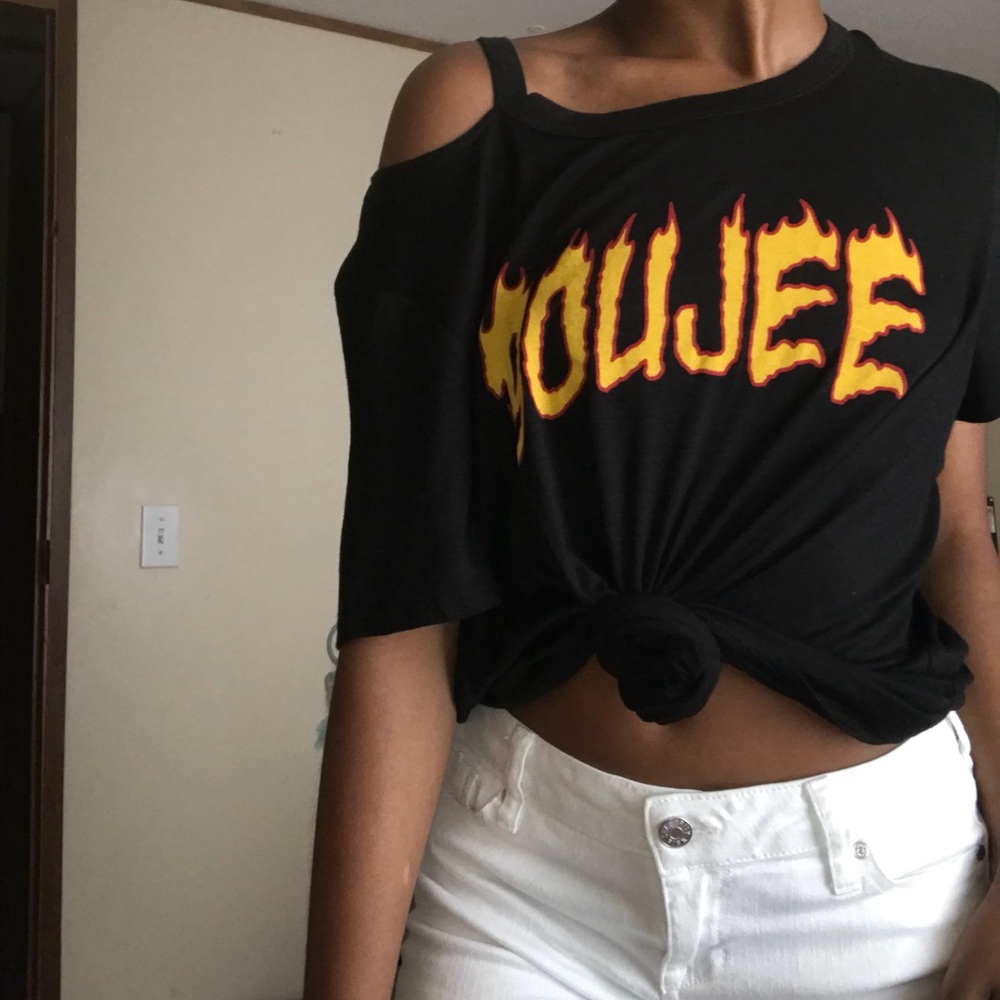 ‘boujee’ shirt with side rip